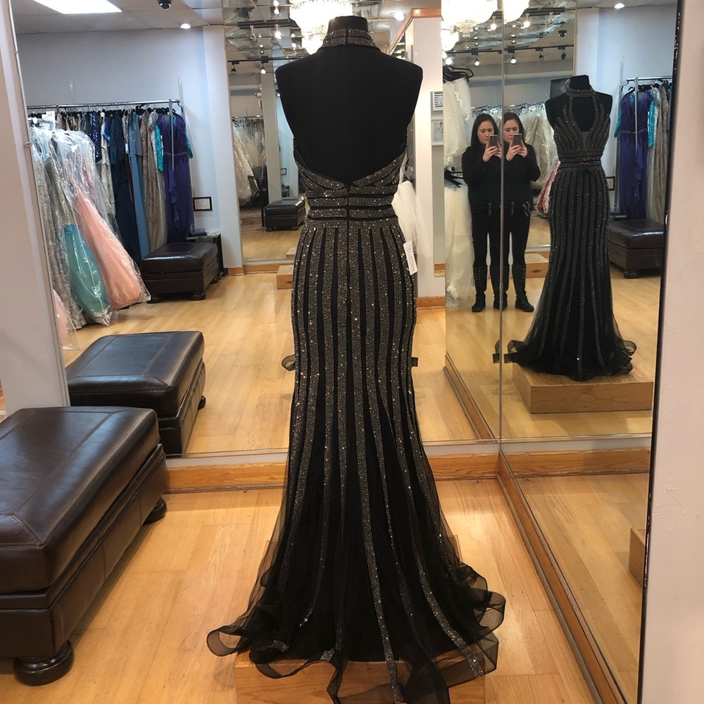 Long sparkly halter dress - Picture 4 of 6